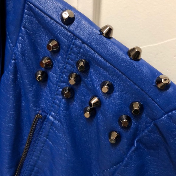 Blue Jacket - Picture 3 of 5